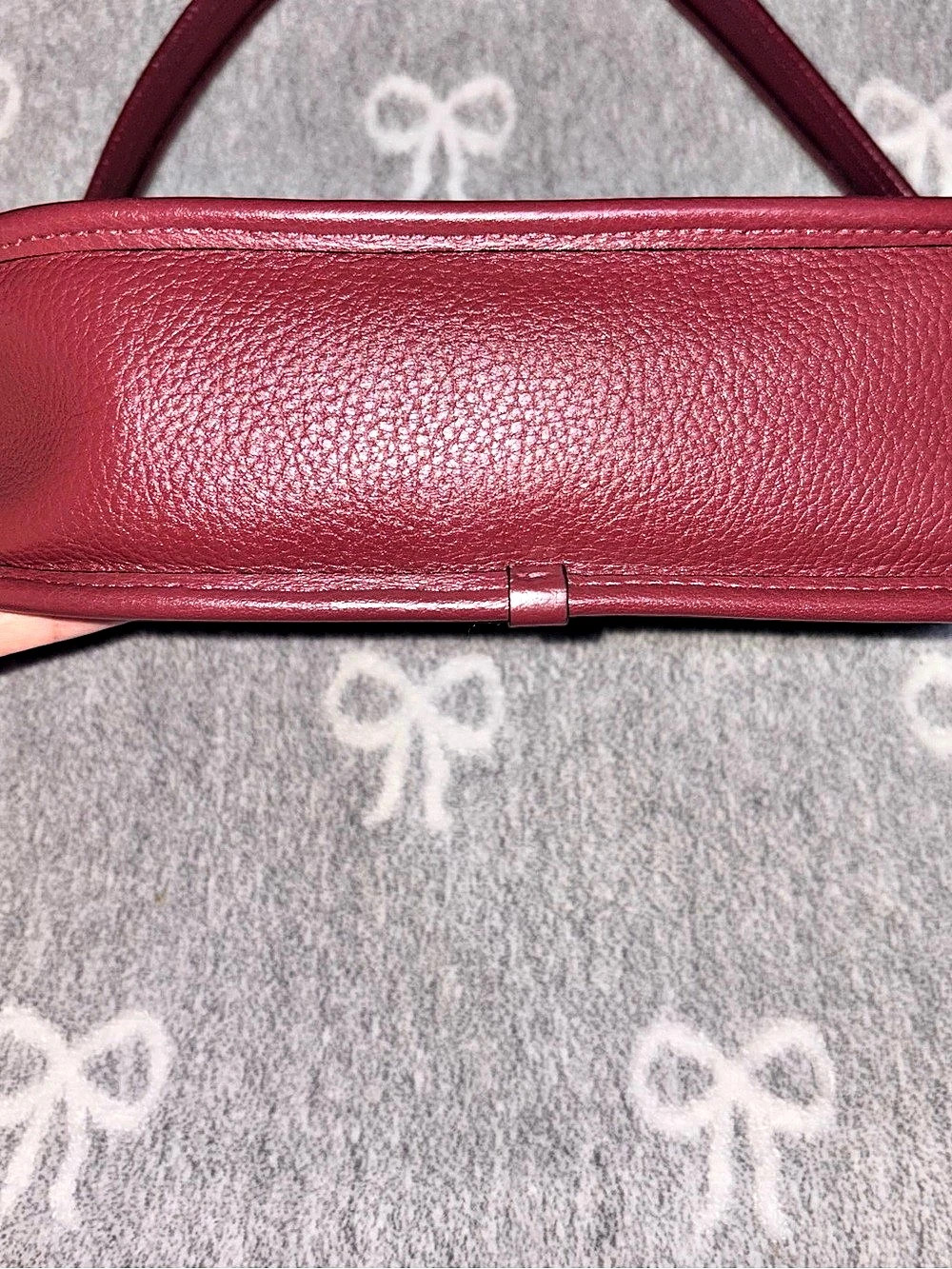COACH Nylon swinger 20 in wine color - Picture 2 of 8